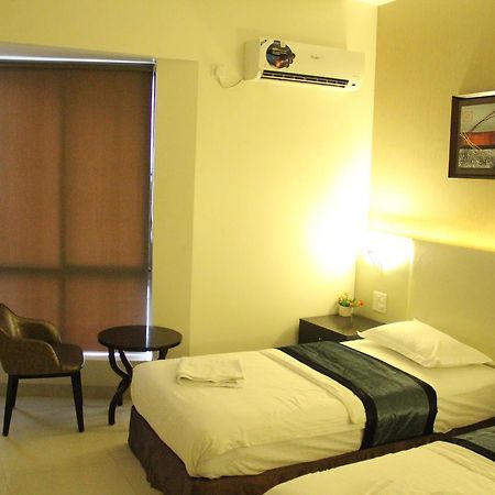 Hotel Patiala House Ahmednagar Bagian luar foto