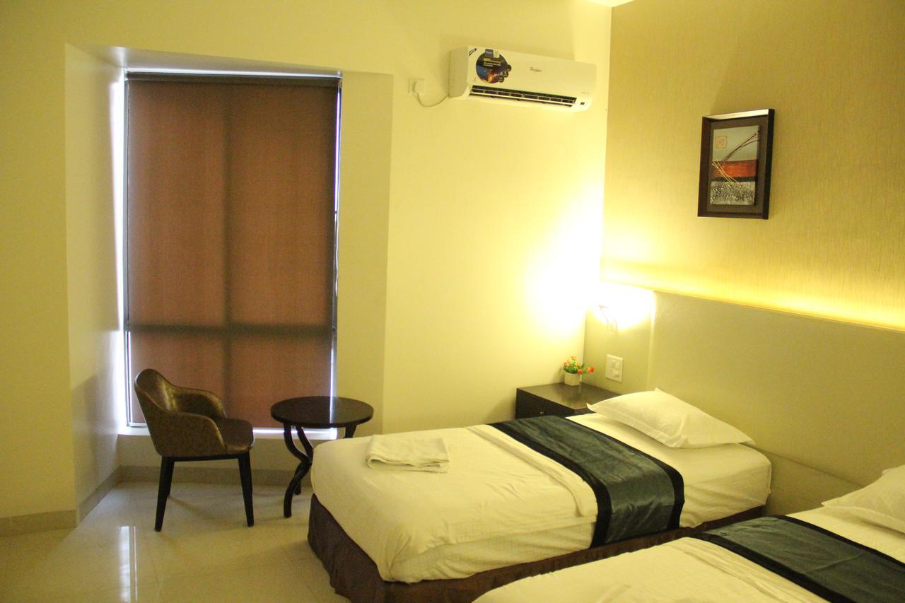 Hotel Patiala House Ahmednagar Bagian luar foto
